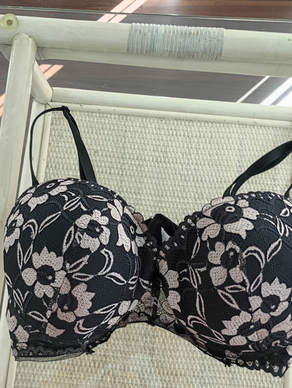 Paramour Women's Underwire Bra T-Shirt 38C Black & Beige Floral Lace Memory Foam